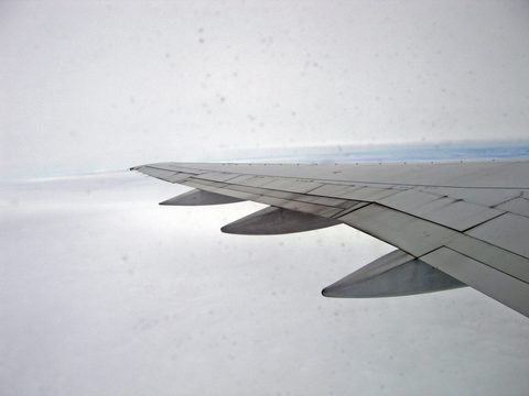 plane horizon