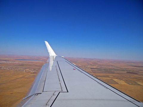 plane horizon