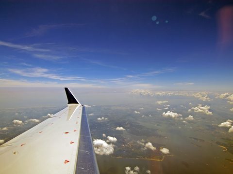 plane horizon