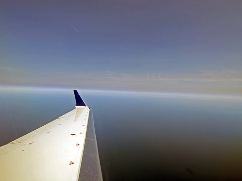 plane horizon