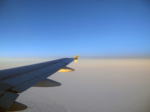 plane horizon