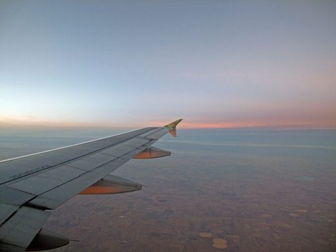plane horizon